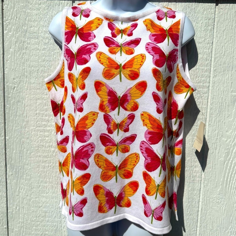 NWT Susan Bristol Women’s White Pink Butterfly Sleeveless Knit Sweater Top M